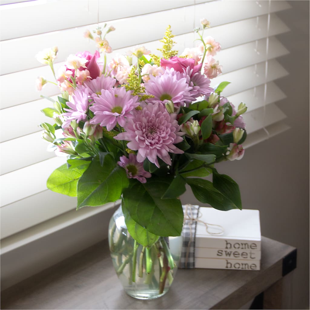 Pastel Tradition - A Florist Original – Maison Des Fleurs Blossome Inc, Lachine PQ