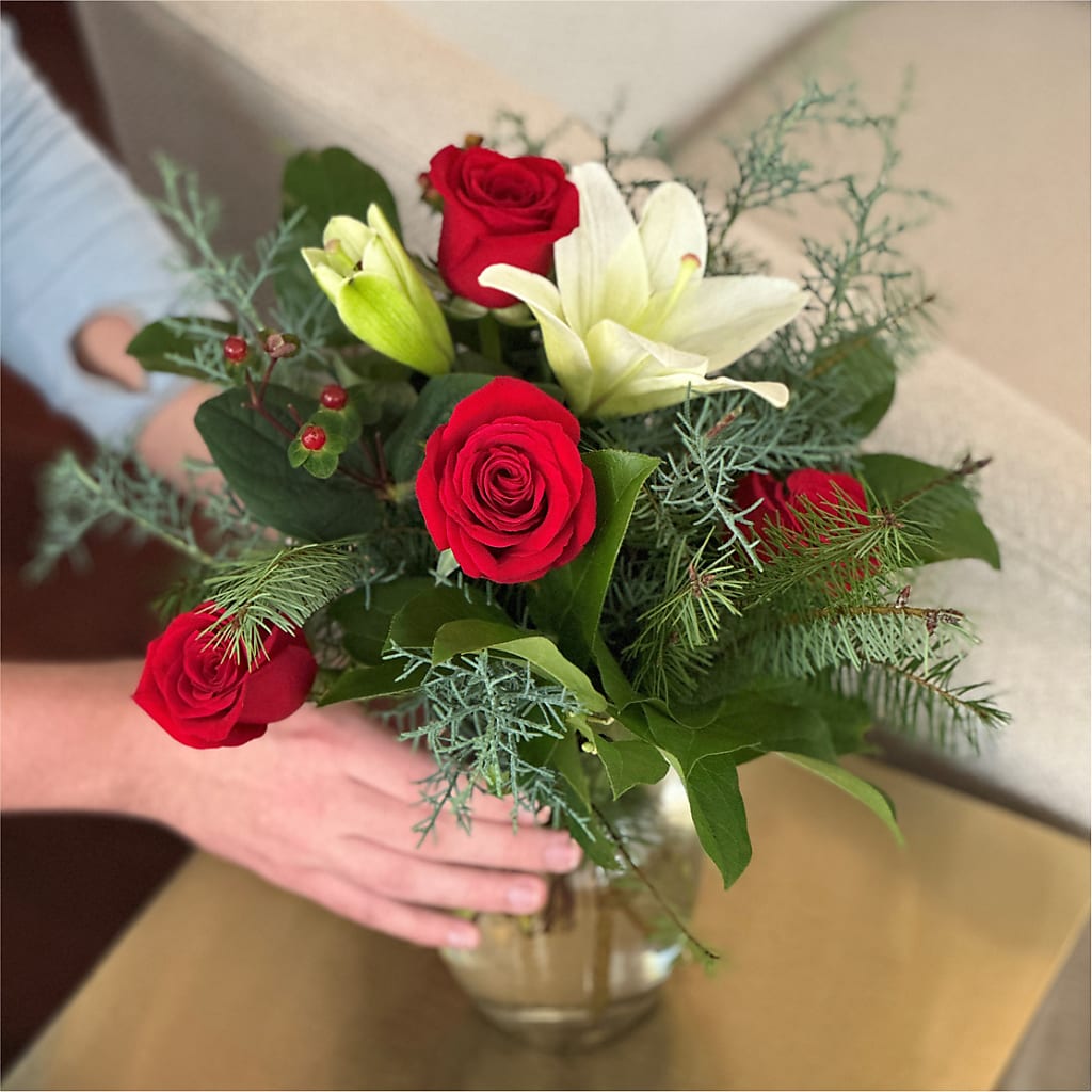 Glittering Lights Bouquet – Maison Des Fleurs Blossome Inc, Lachine PQ