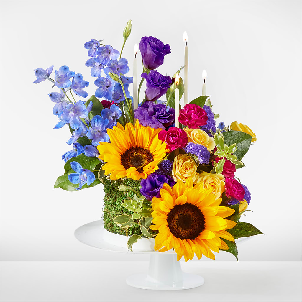 Star of the Day Floral Cake – MAISON DES FLEUR BLOSSOME, Laval PQ