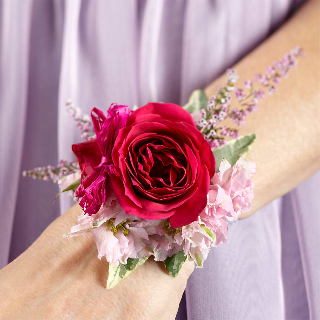 Rose Charm Corsage – MAISON DES FLEUR BLOSSOME, Laval PQ