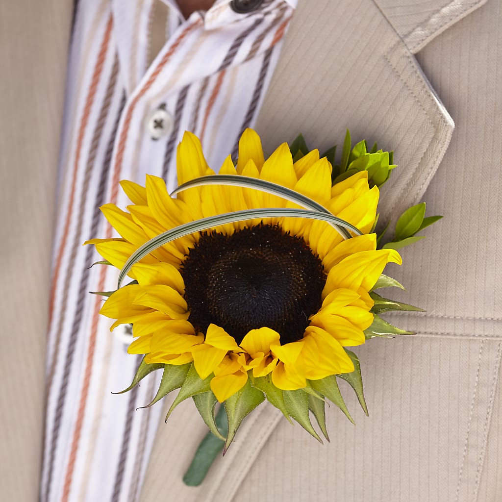 Free Spirit Boutonniere – MAISON DES FLEUR BLOSSOME, Laval PQ