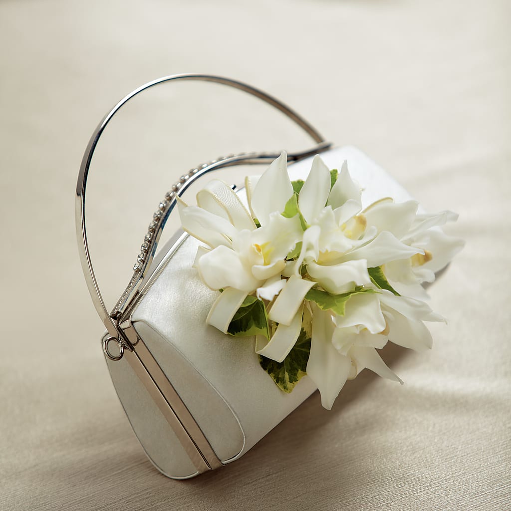 White Purse Decor – MAISON DES FLEUR BLOSSOME, Laval PQ