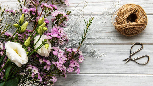 How to Choose Flowers for a Montréal Dinner Party, Host Gift or Housewarming