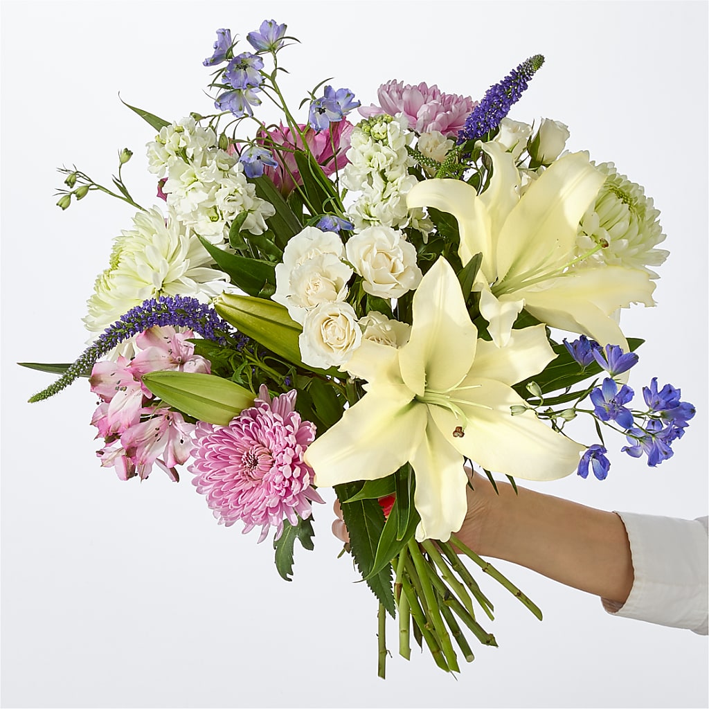 Winter Celebration Bouquet –  Maison Des Fleurs Blossome Inc, Lachine PQ