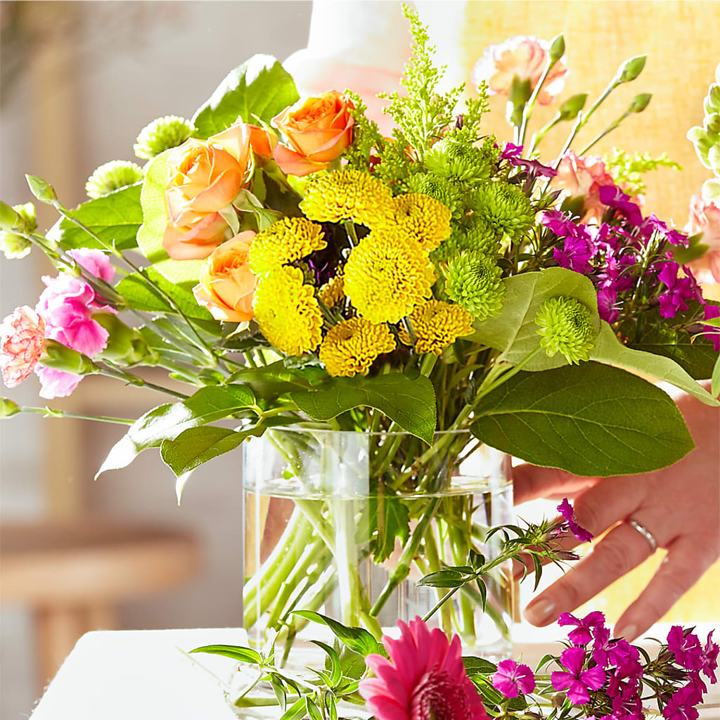 Bold & Bright – A Florist Original –  Maison Des Fleur Blossome, Laval PQ
