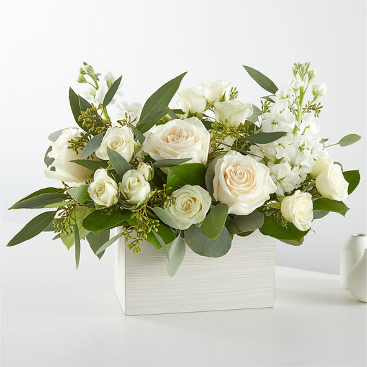 Fresh Linen Box Bouquet –  Maison Des Fleur Blossome, Laval PQ