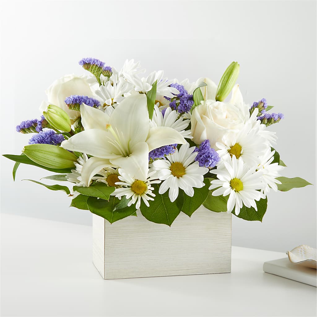Beyond Blue Box Bouquet – MAISON DES FLEUR BLOSSOME, Laval PQ
