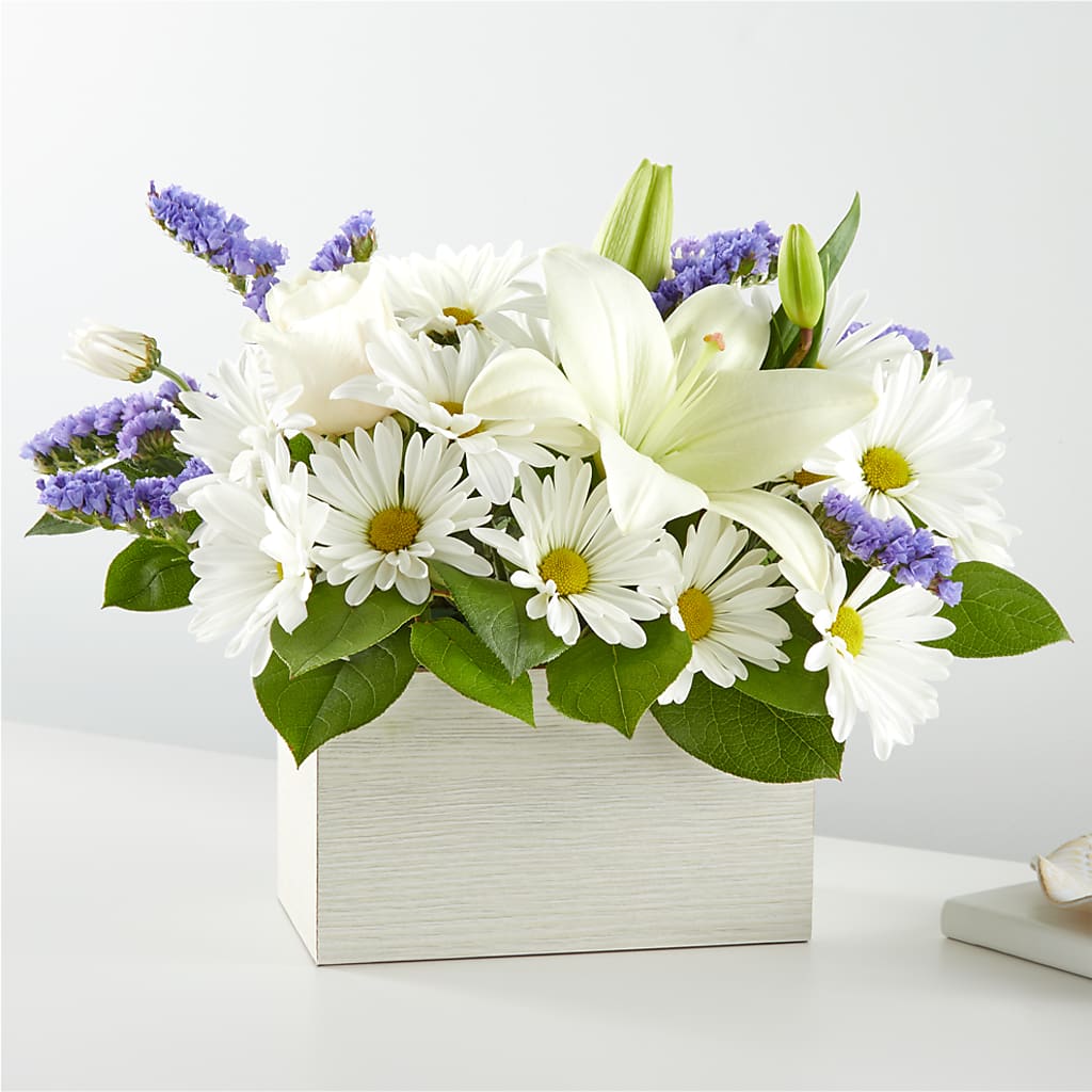 Beyond Blue Box Bouquet – MAISON DES FLEUR BLOSSOME, Laval PQ