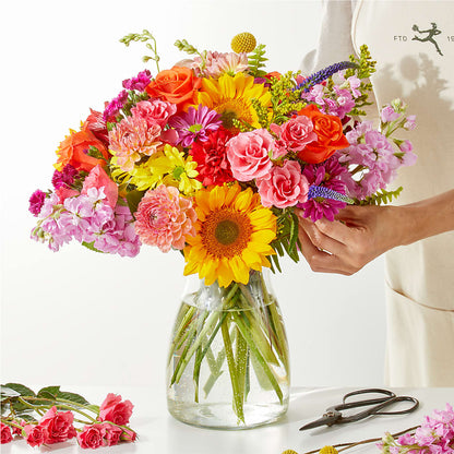 Cue the Confetti - A Florist Original – MAISON DES FLEUR BLOSSOME, Laval PQ
