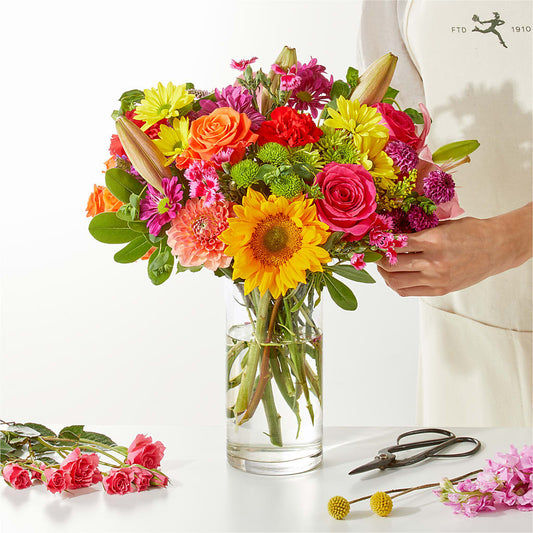 Cue the Confetti - A Florist Original –  Maison Des Fleur Blossome, Laval PQ