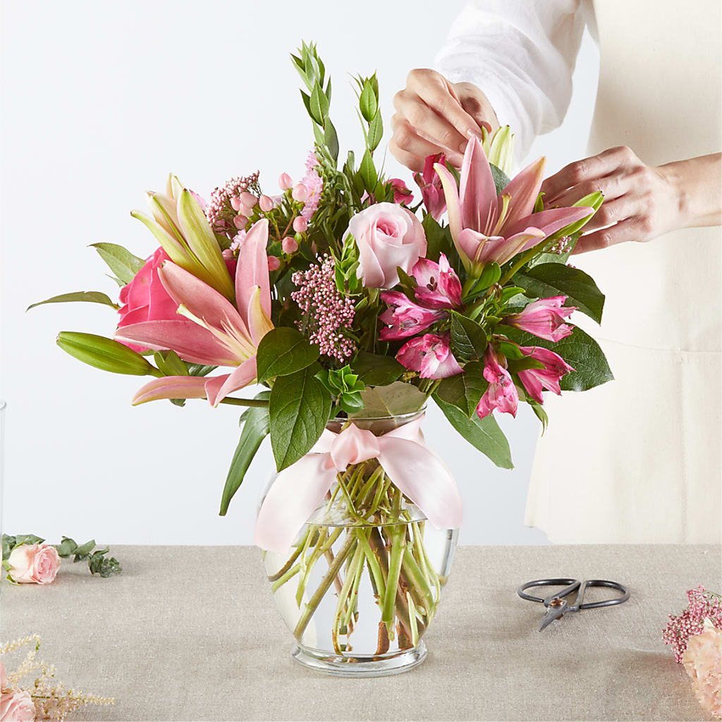 Pink Ribbon - A Florist Original –  Maison Des Fleurs Blossome Inc, Lachine PQ