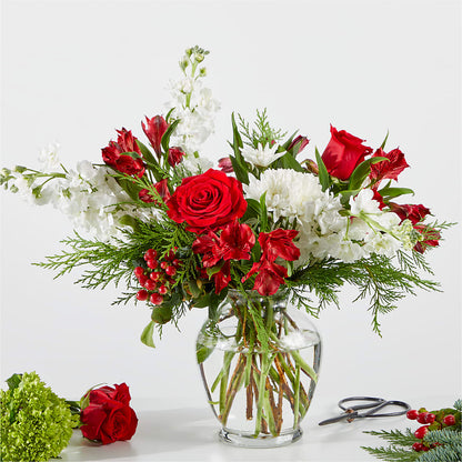 Merry Moment Bouquet – A Florist Original – MAISON DES FLEUR BLOSSOME, Laval PQ