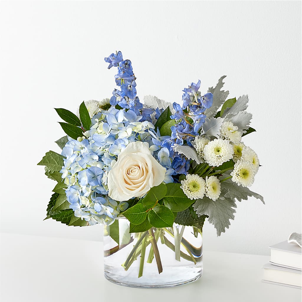 Clear Skies Bouquet – MAISON DES FLEUR BLOSSOME, Laval PQ