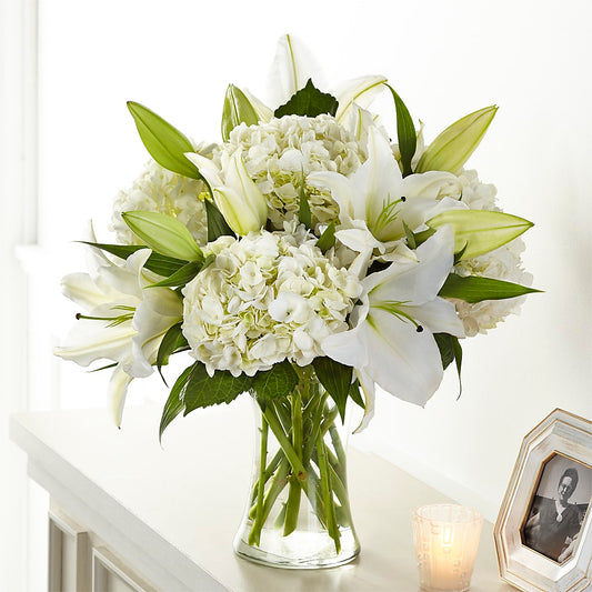 Compassionate Lily Bouquet –  Maison Des Fleur Blossome, Laval PQ