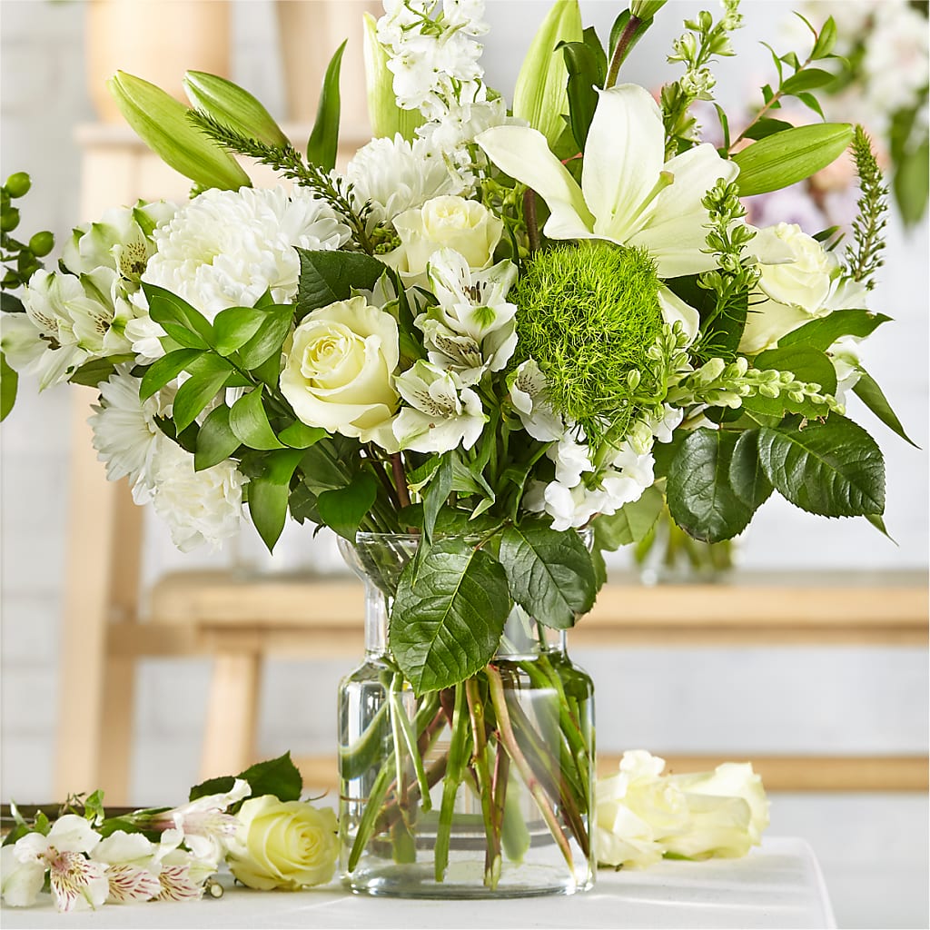 Classic Ivory – A Florist Original – MAISON DES FLEUR BLOSSOME, Laval PQ