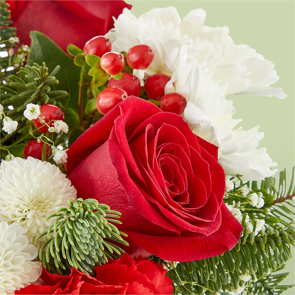Chance of Flurries Bouquet –  Maison Des Fleurs Blossome Inc, Lachine PQ