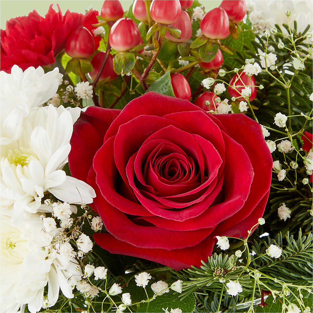 Chance of Flurries Bouquet –  Maison Des Fleurs Blossome Inc, Lachine PQ