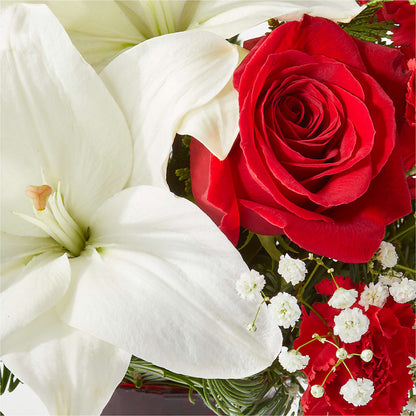 Holiday Season Bouquet –  Maison Des Fleurs Blossome Inc, Lachine PQ