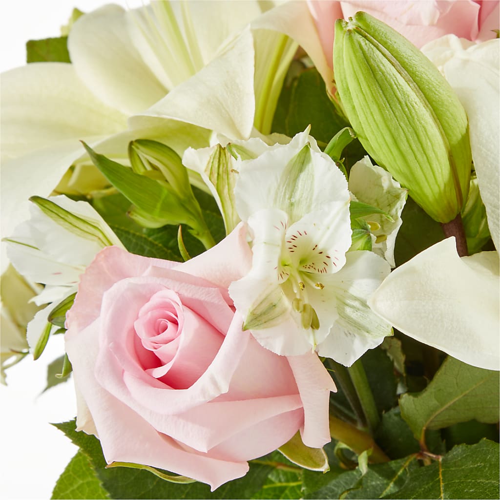 Kindhearted Bouquet –  Maison Des Fleurs Blossome Inc, Lachine PQ