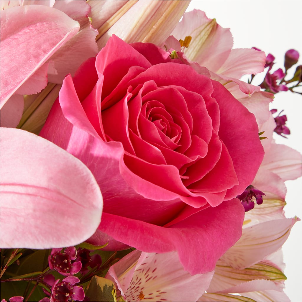Lucky in Love Bouquet –  Maison Des Fleurs Blossome Inc, Lachine PQ