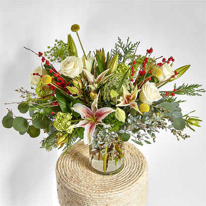 Berry & Bright Bouquet –  Maison Des Fleurs Blossome Inc, Lachine PQ