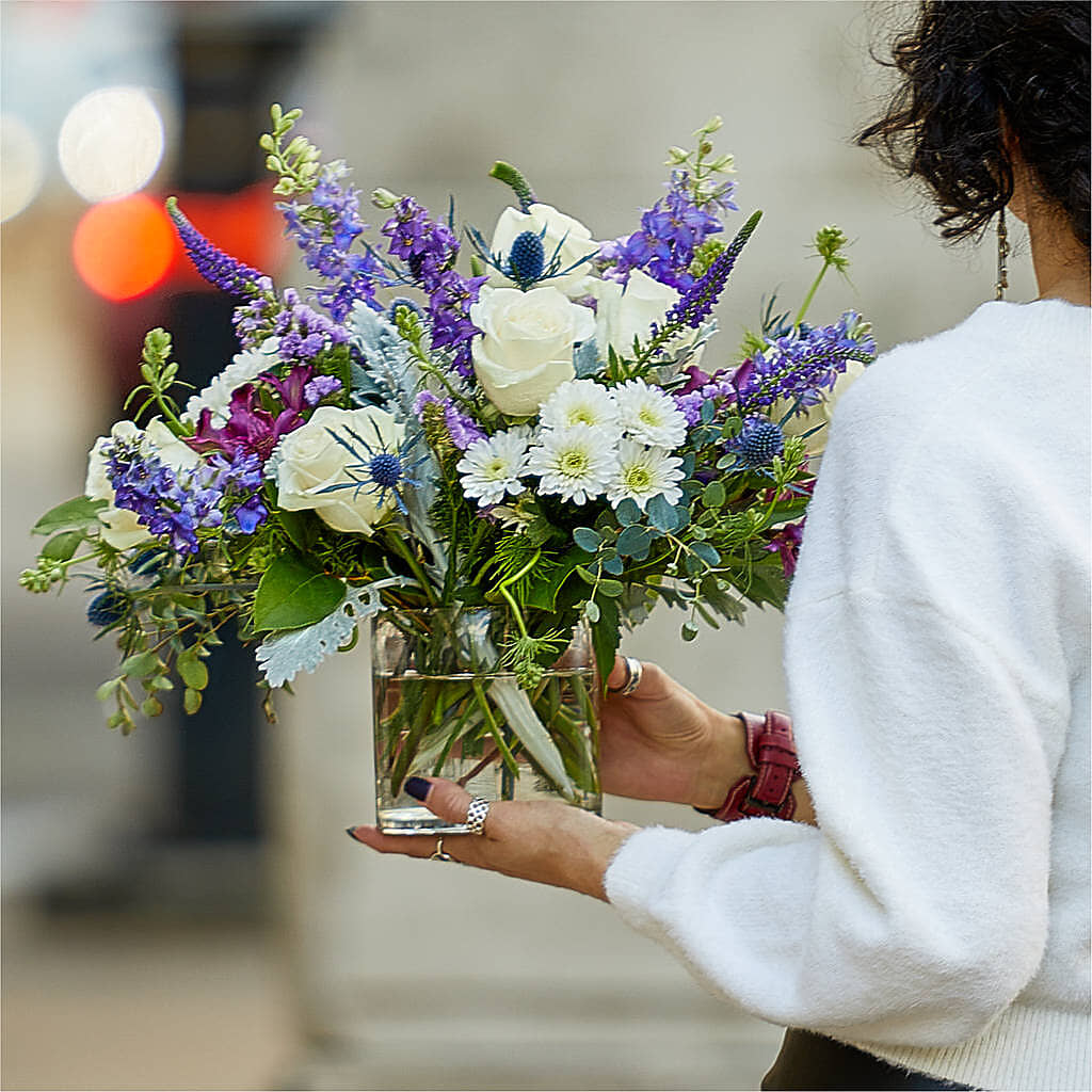 Shooting Star Bouquet –  Maison Des Fleurs Blossome Inc, Lachine PQ