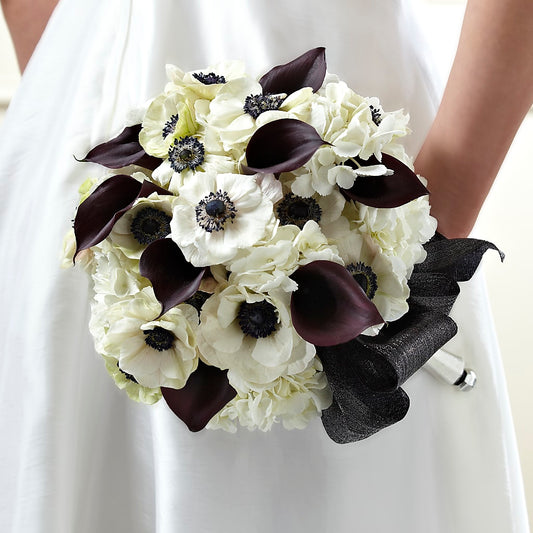 To Have and To Hold Bouquet –  Maison Des Fleur Blossome, Laval PQ
