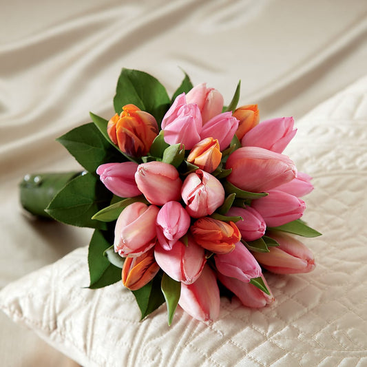 Embraceable Bouquet –  Maison Des Fleur Blossome, Laval PQ
