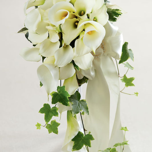 White Chapel Bouquet –  Maison Des Fleur Blossome, Laval PQ