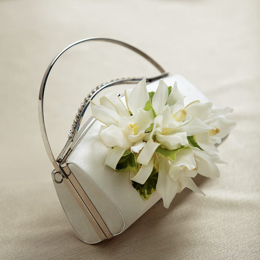 White Purse Decor –  Maison Des Fleur Blossome, Laval PQ
