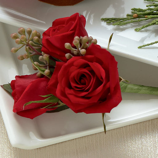 Red Spray Rose Boutonniere –  Maison Des Fleur Blossome, Laval PQ