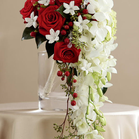 Here Comes the Bride Bouquet –  Maison Des Fleur Blossome, Laval PQ